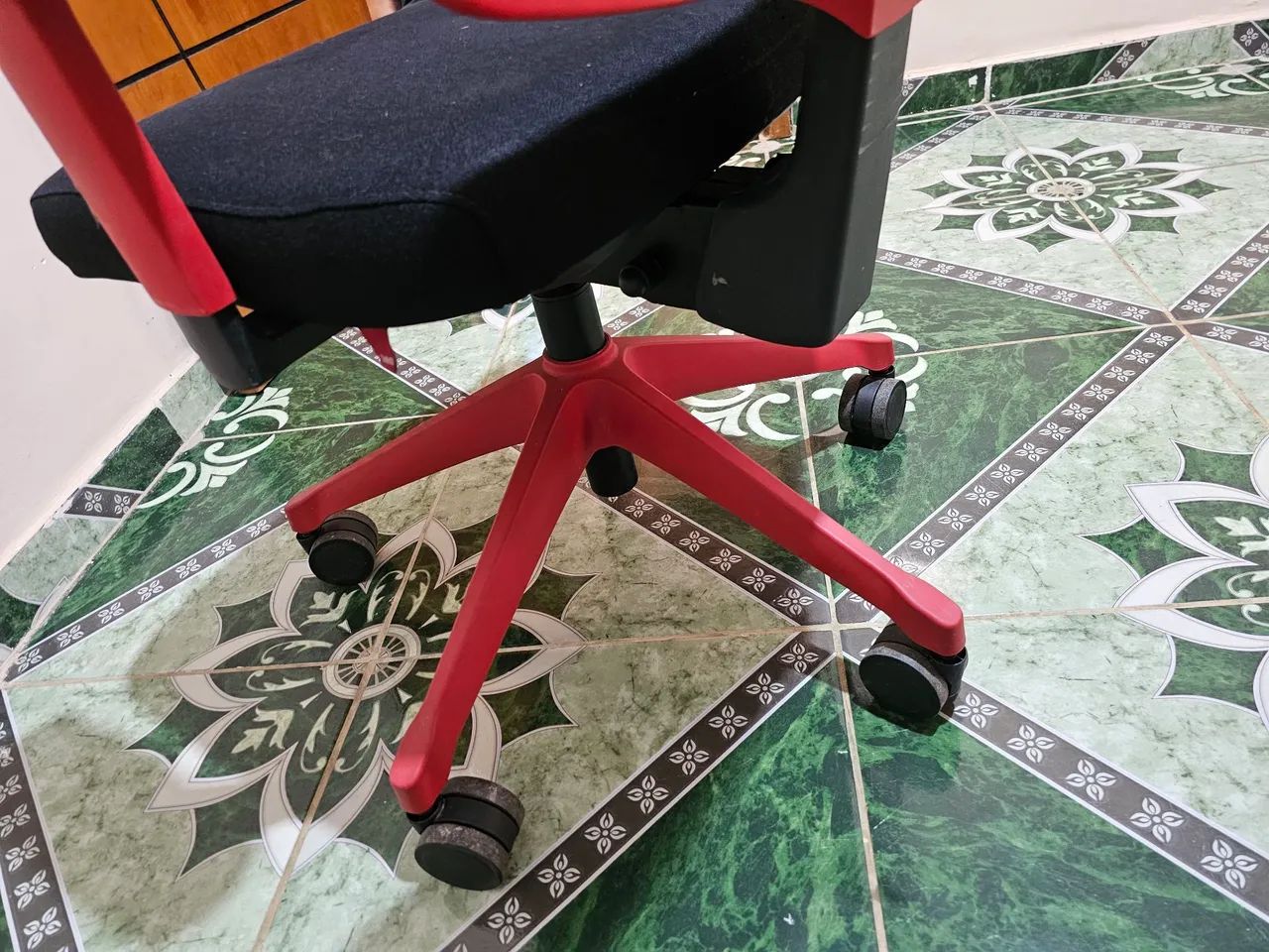Cadeira cavaletti yon