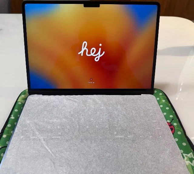 Macbook Air M2 - Touch ID - 13 pol - 256g - 8g Memoria