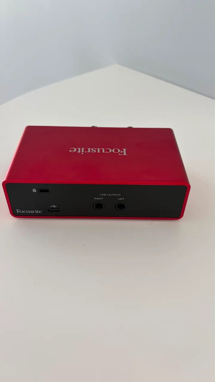 Interface de Audio Focusrite Scarlett Solo 3rd Gen - Foto 2