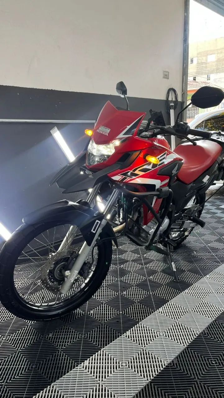 Moto de garagem 