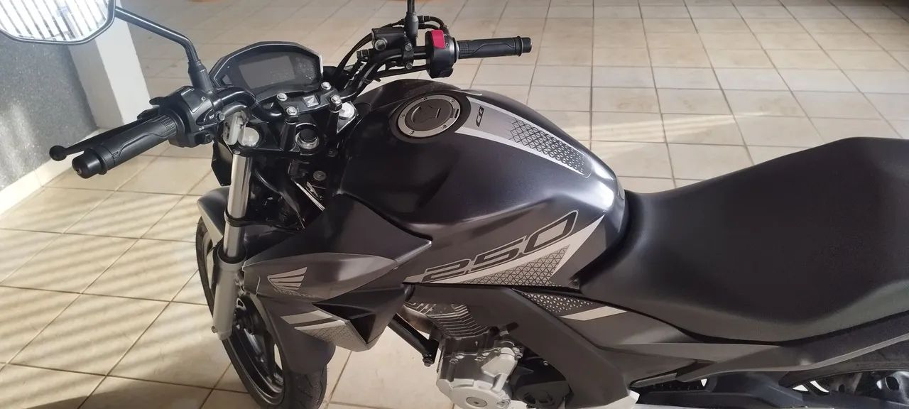 CB TWISTER 250 - Foto 2