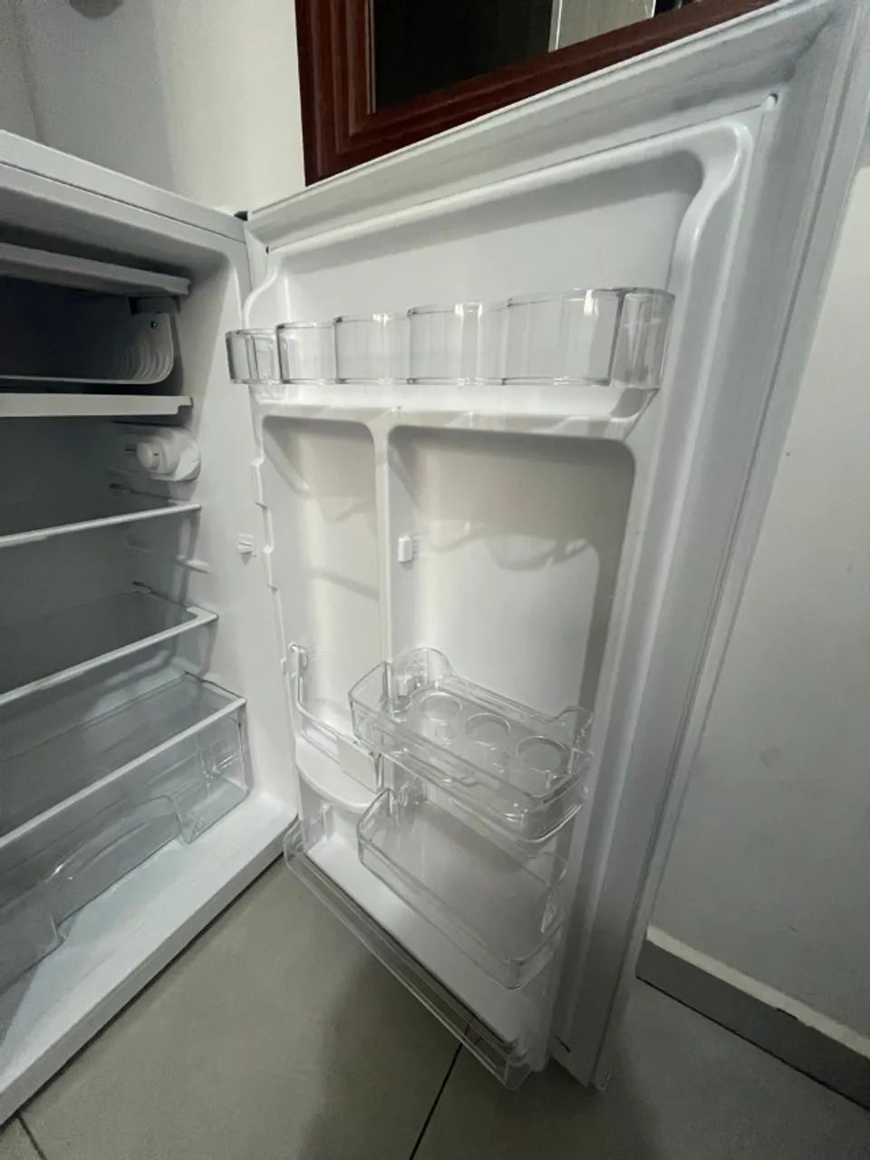 Frigobar Electrolux EM90 - Foto 3