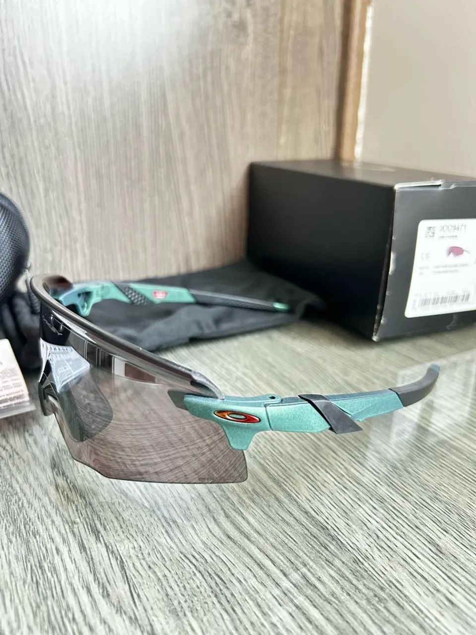Óculos esportivo Oakley 