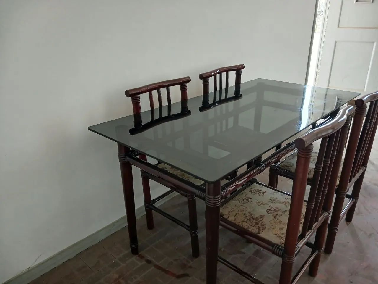Mesa de jantar de madeira - Foto 2