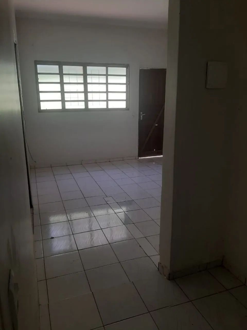 Aluga-se kitnet de 2 quarto