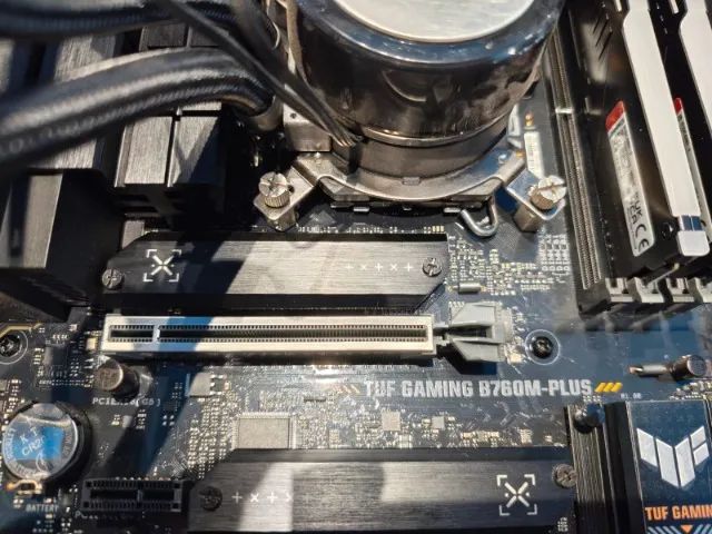 cpu core i7 14700f pm asus tuf memoria ddr5 - Computadores e
