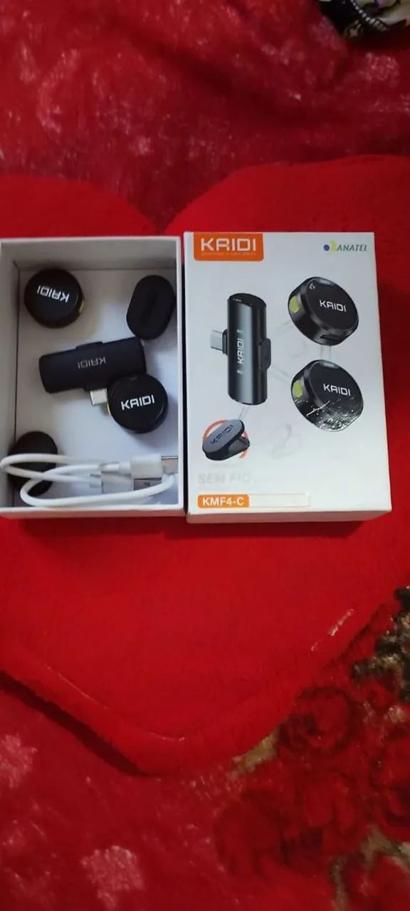 Vendo um microfone de lapela bem barato em estado usando apenas uma vez 