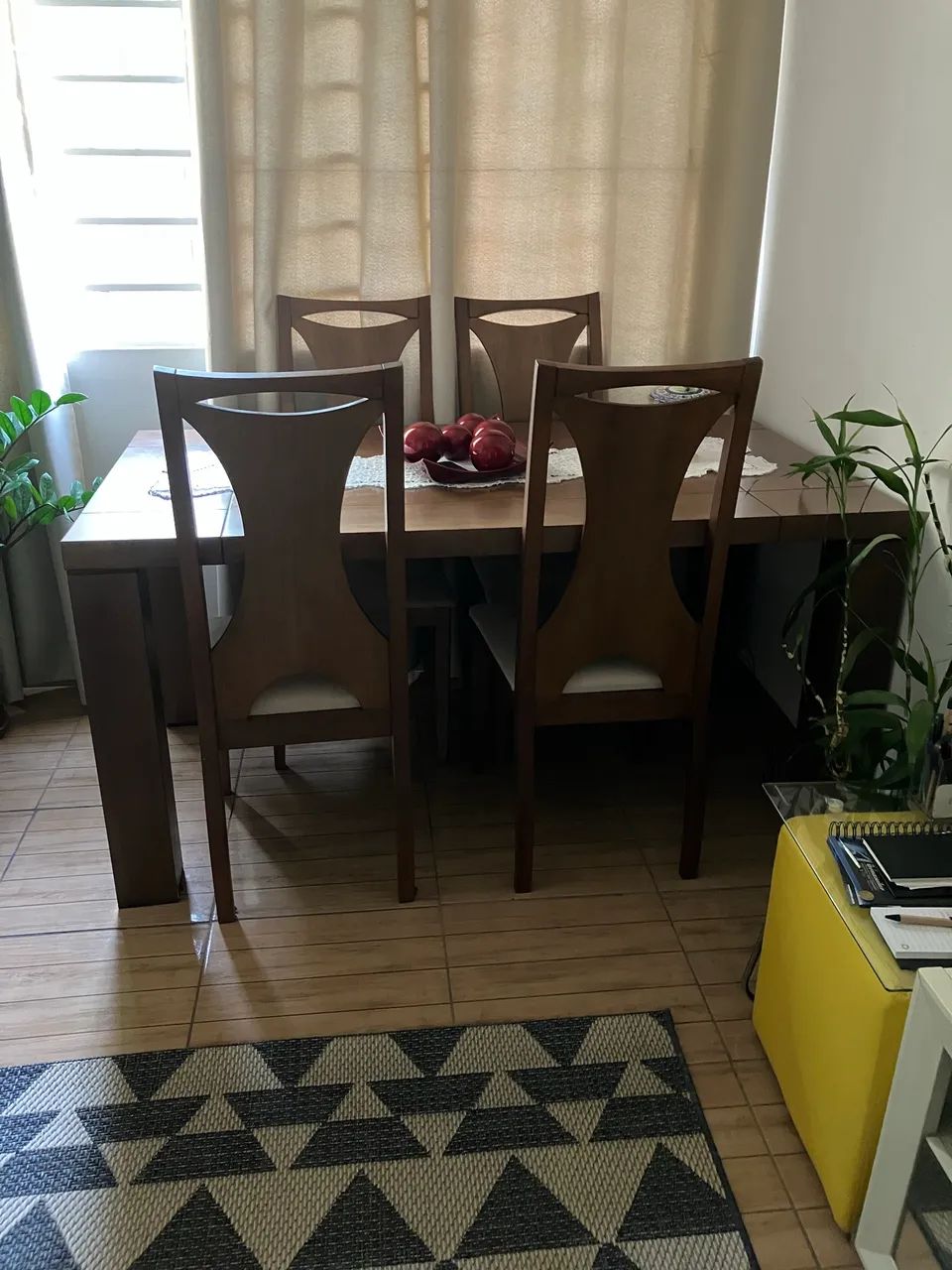 Vende-se mesa 6 lugares 