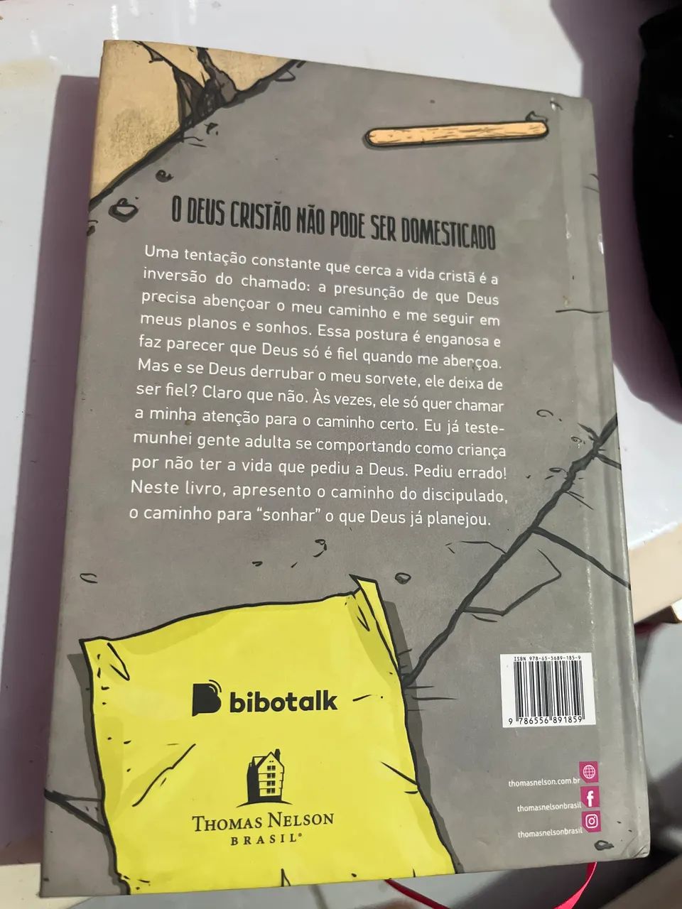 Livro semi novo  - Foto 2