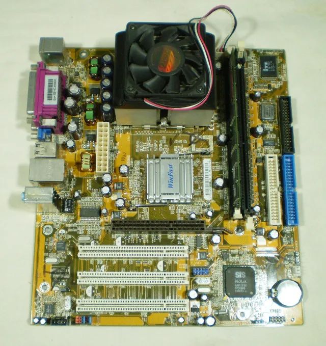 Kit placa mãe, processador e memória antigos.- Cód. 625 -