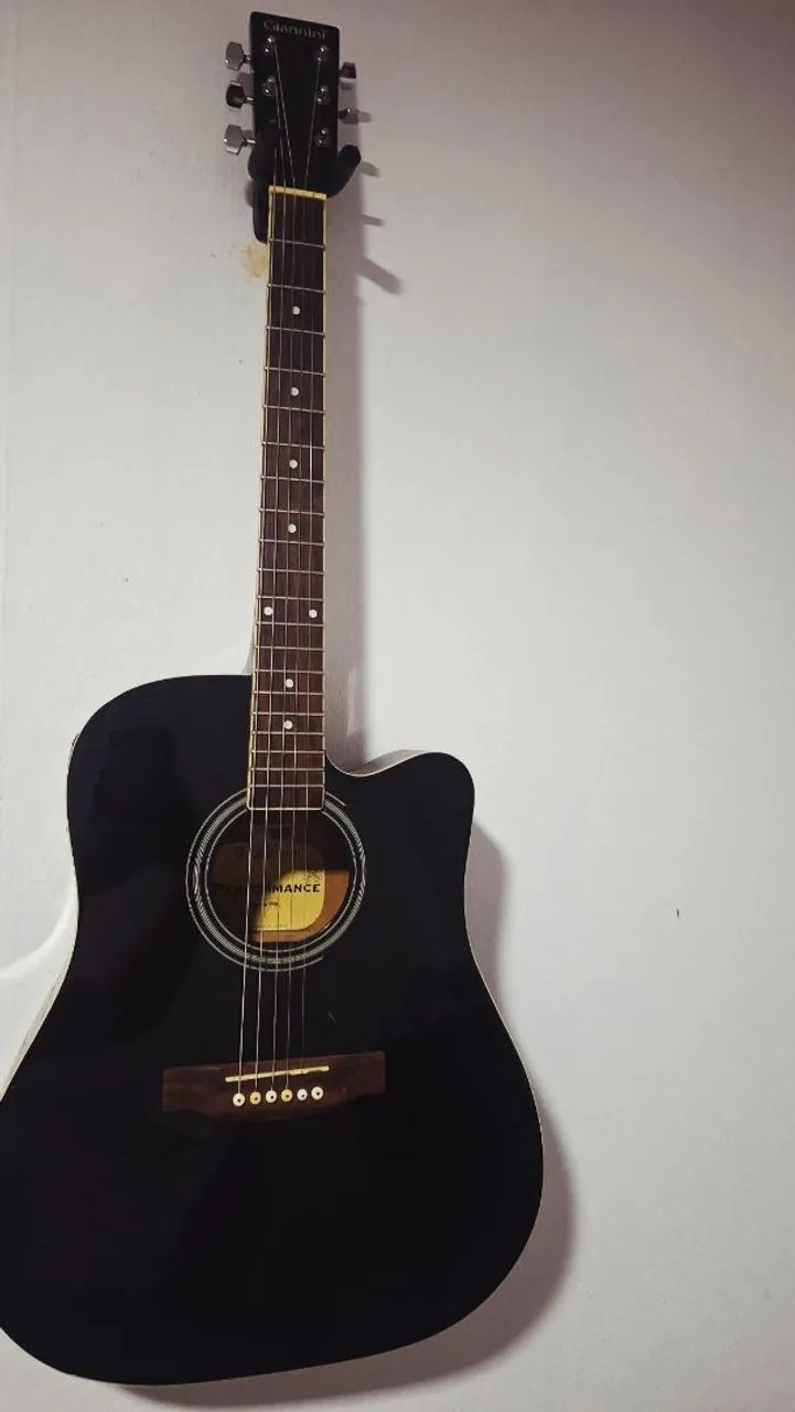 Violão giannini