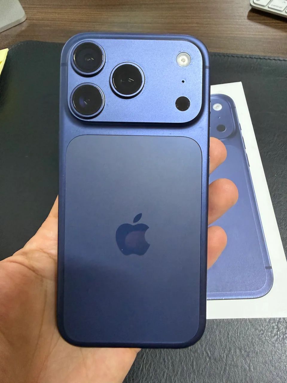 IPHONE 17 PRO DEEP BLUE, 256GB NA GARANTIA