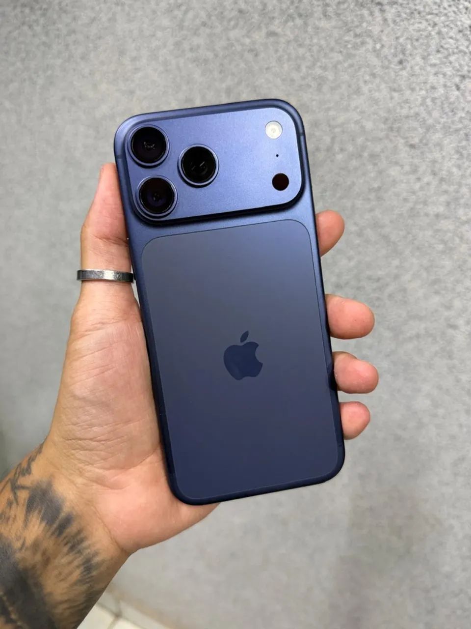 IPHONE 17 PRO MAX - 2 meses de uso  - Foto 4