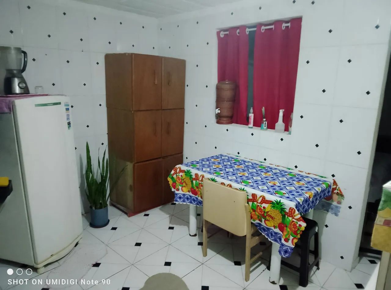 Casa mobiliada (dois cômodos {kitnet}) despesas inclusas 