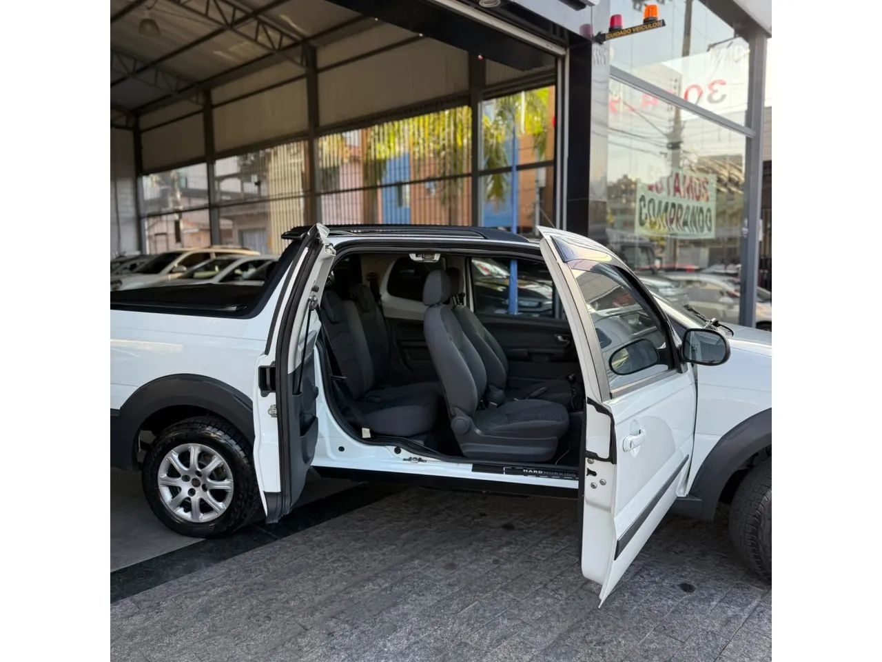 Fiat Strada Working Hard 1.4 Fire Flex 8V CD 2017 - Foto 5