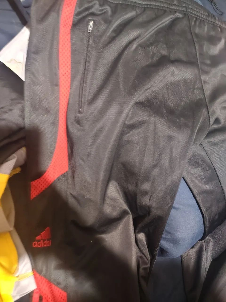3 calças tamanho 40 hideout, Adidas e Psico - Foto 3