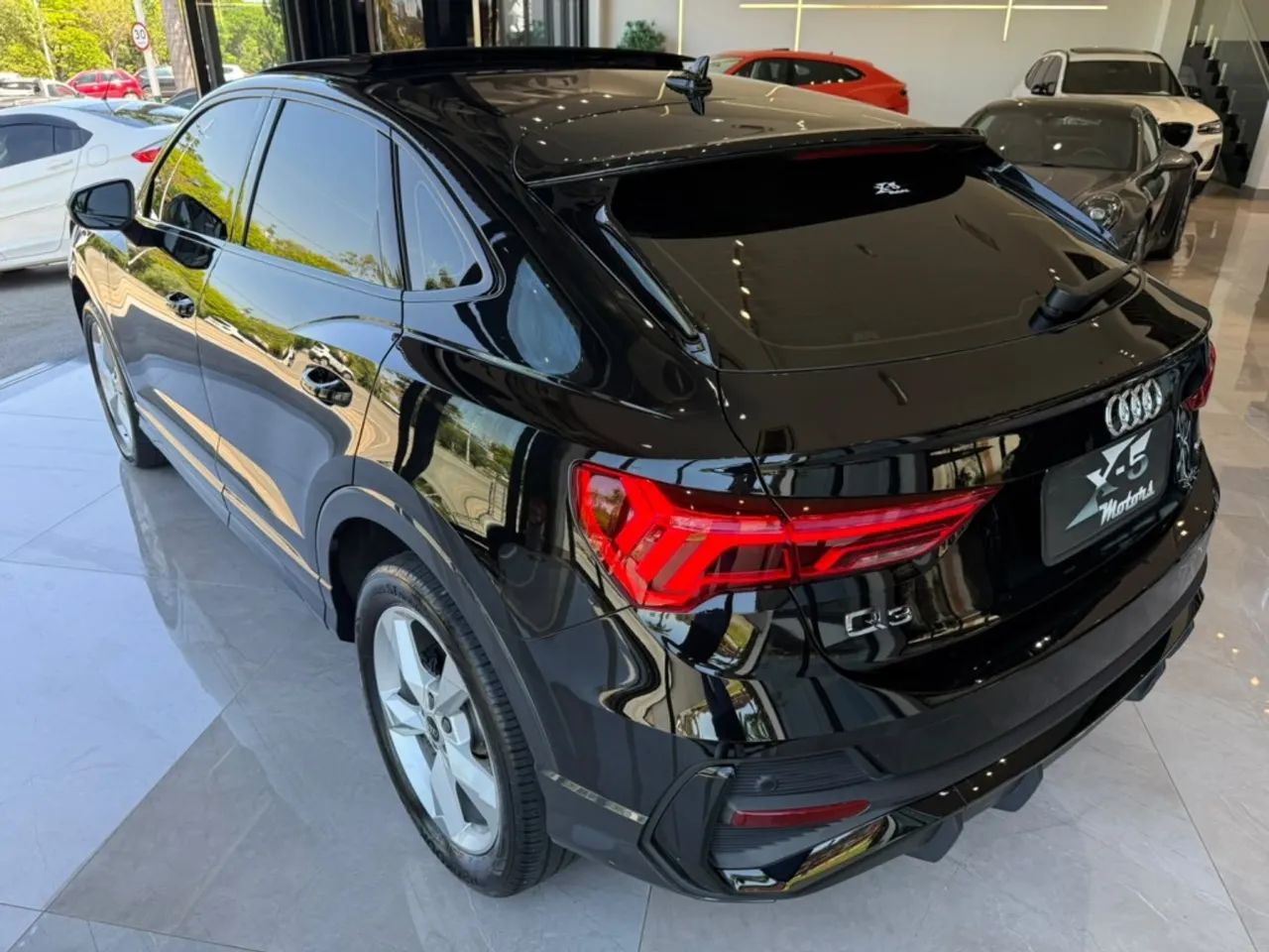 Audi Q3 SPB Perf. Black 2.0 TFSI Tipt. Quat., foto 11 de 18