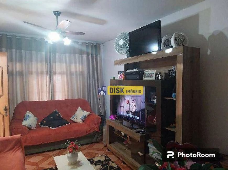 Casa com 2 dormitórios para alugar, 100 m² por R$ 3.917,00/mês - Vila Marchi - São Bernard