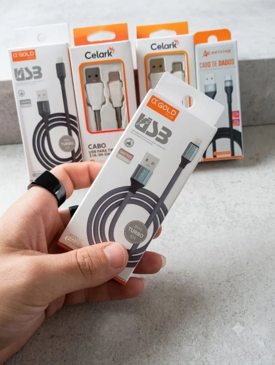 CABO CARREGADOR DE CELULAR?