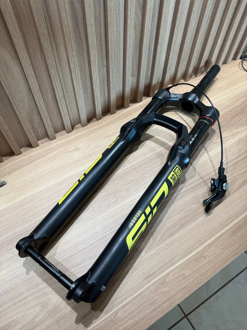 suspensao rock shox rs1
