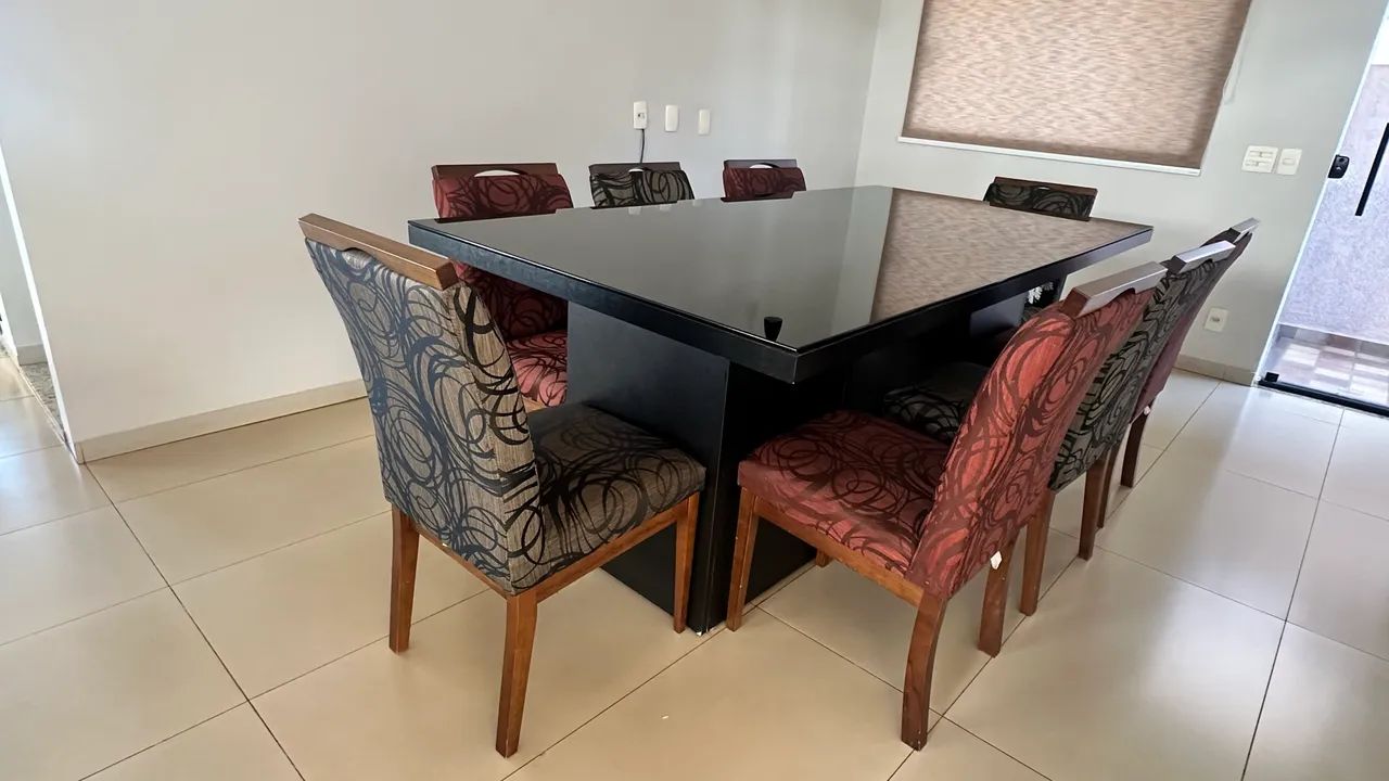 Mesa de jantar com 8 cadeiras - Foto 3