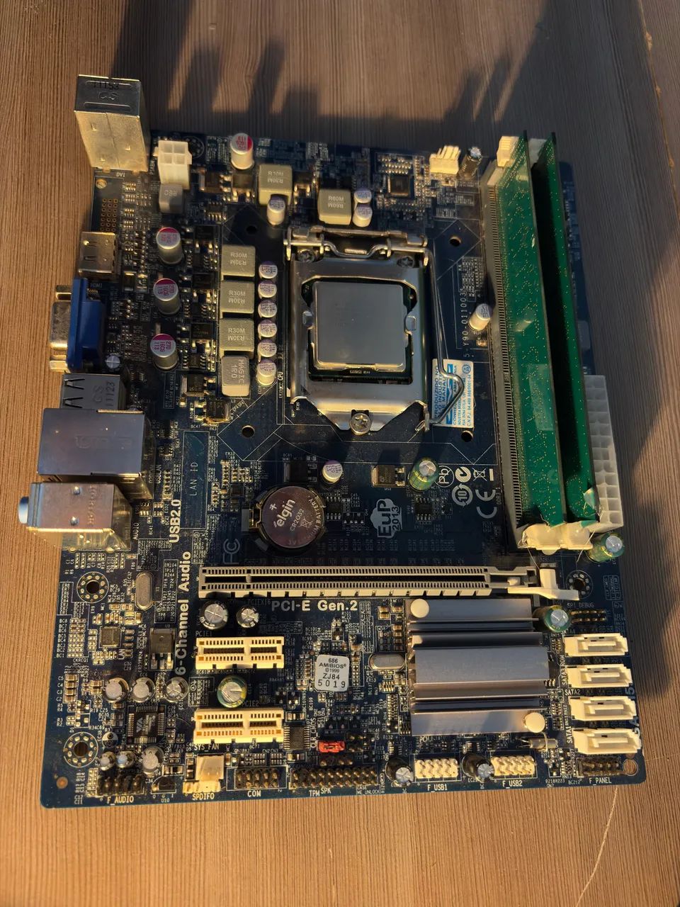 Kit Placa Mãe H61 (LGA 1155) + Pentium G620 + 4GB DDR3 (Sem Cooler)