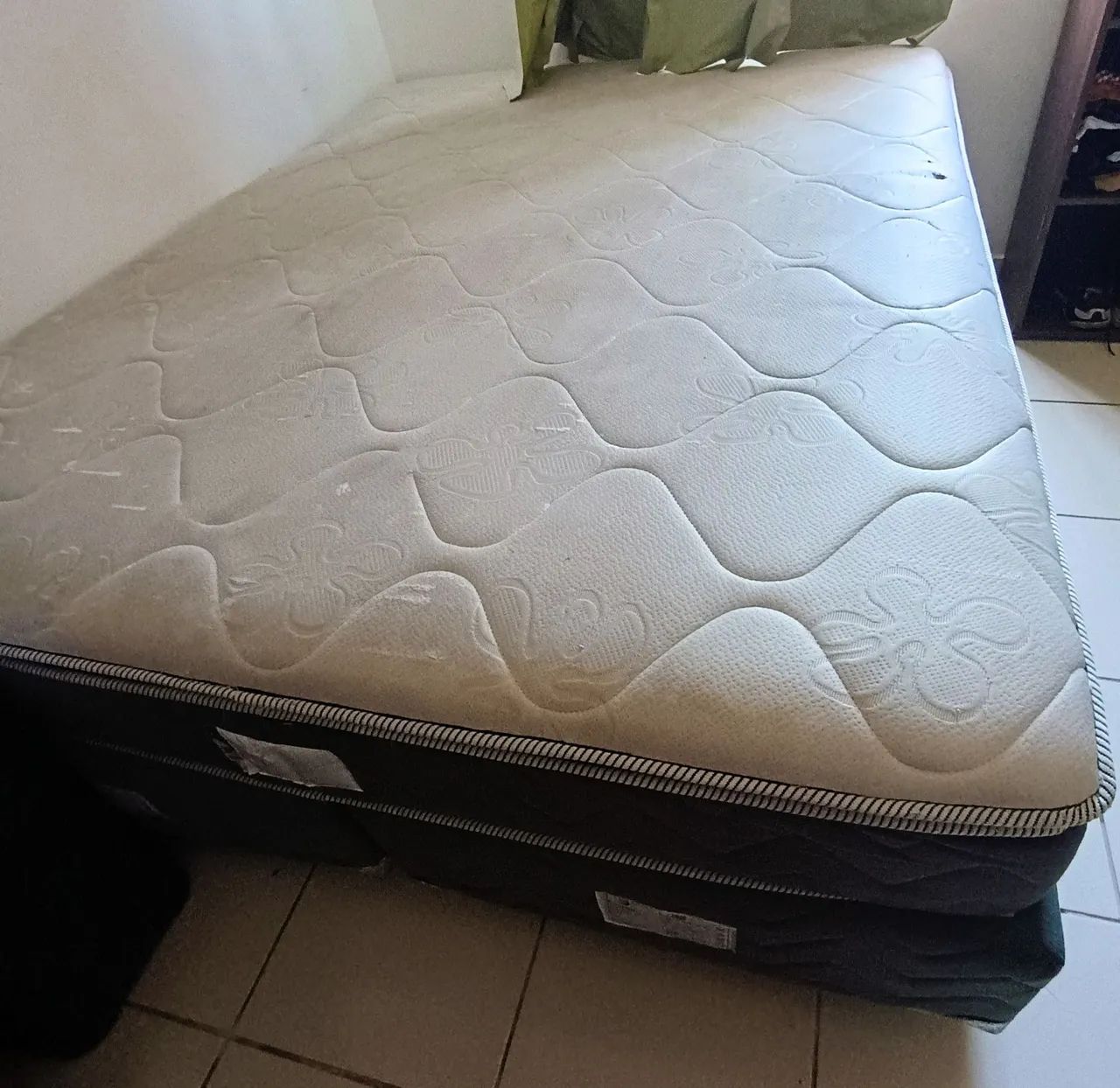 Cama de casal queen marca eurosono 