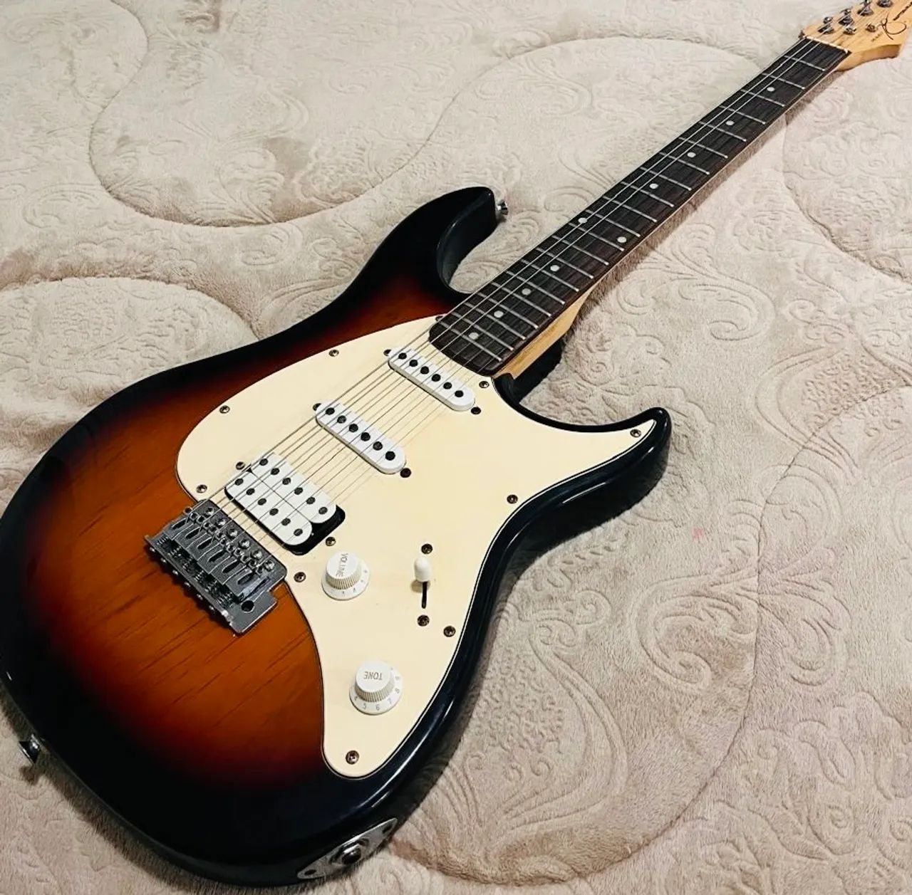 Vendo Guitarra Elétrica Peavey Raptor Plus EXP - Foto 2
