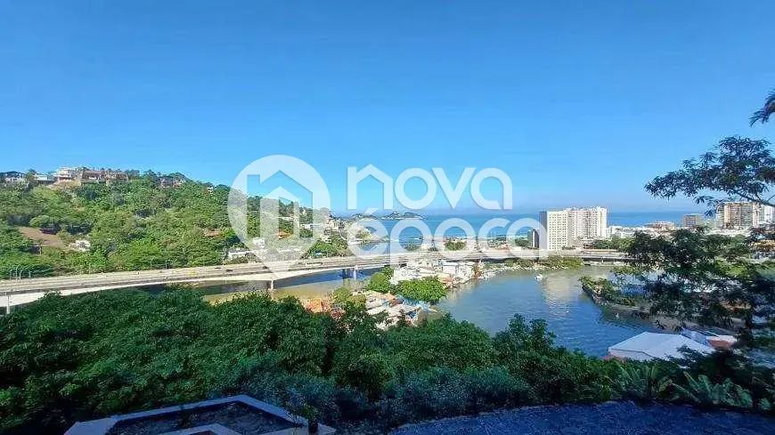 Joá | Casa 4 quartos, sendo 4 suites