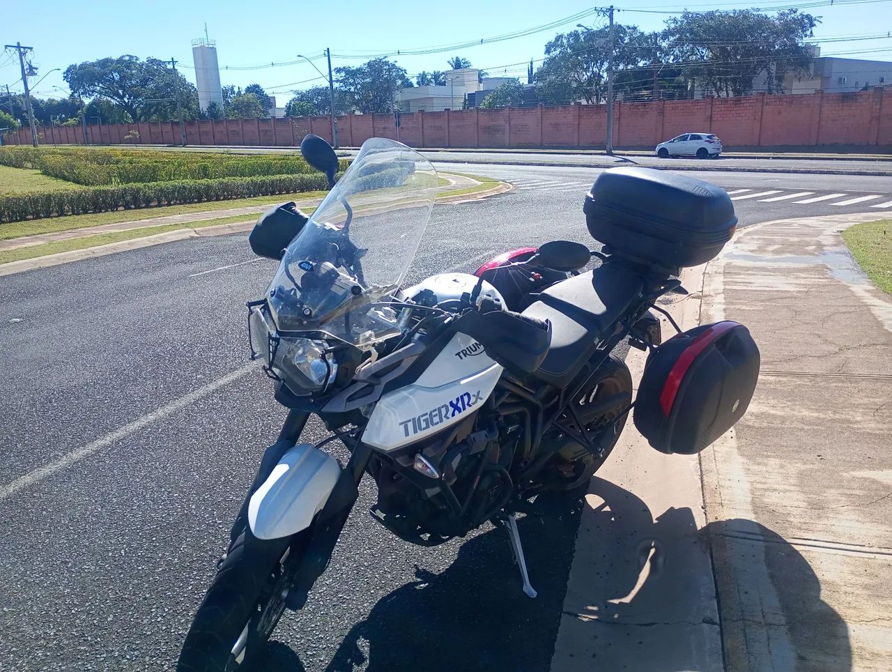 Triumph Tiger 800 XRX  - Foto 4
