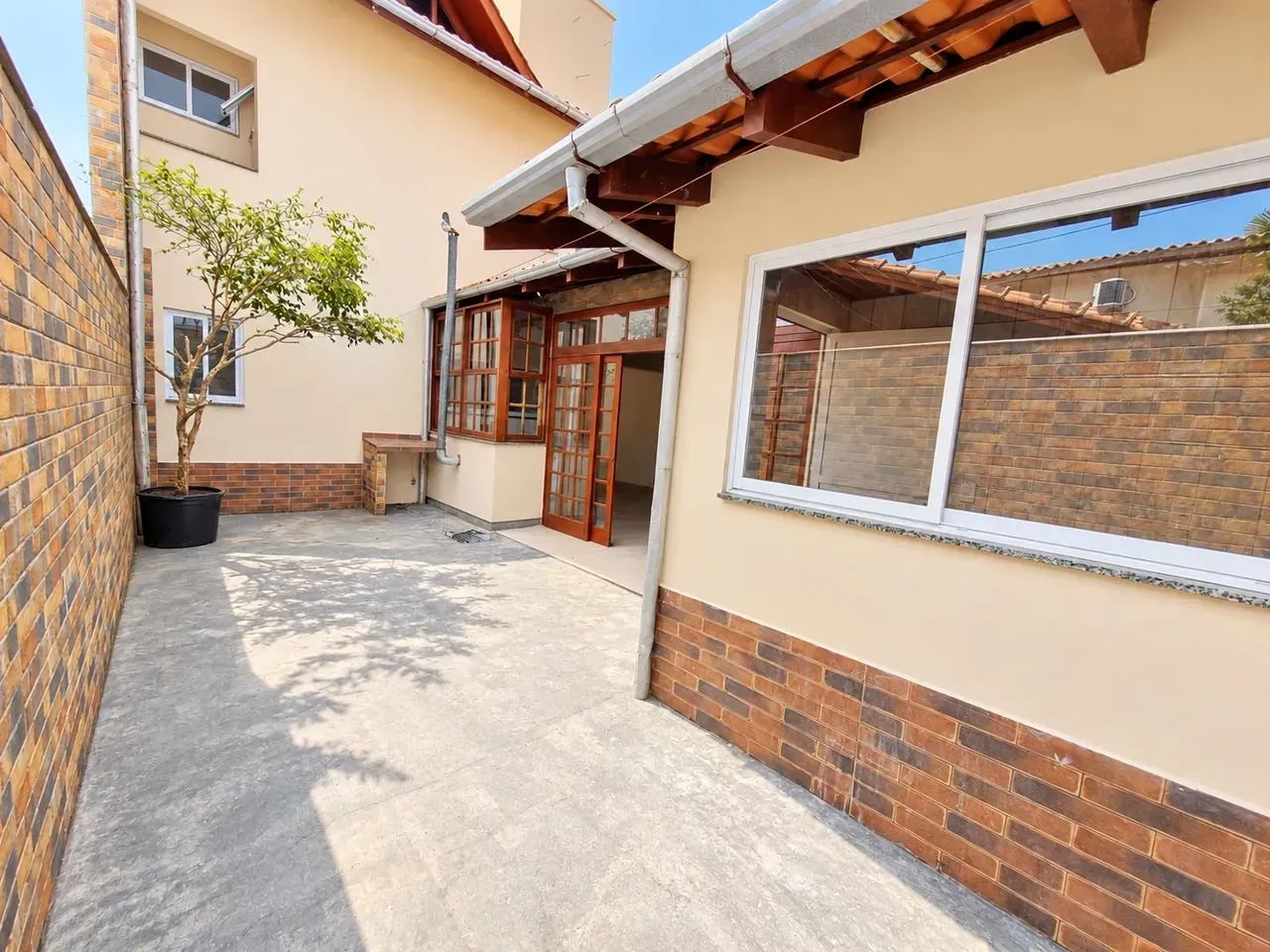 CASA COM 4 DORMITÓRIOS A 500 METROS DA PRAIA  RIO TAVARES, FLORIANÓPOLIS - Foto 4