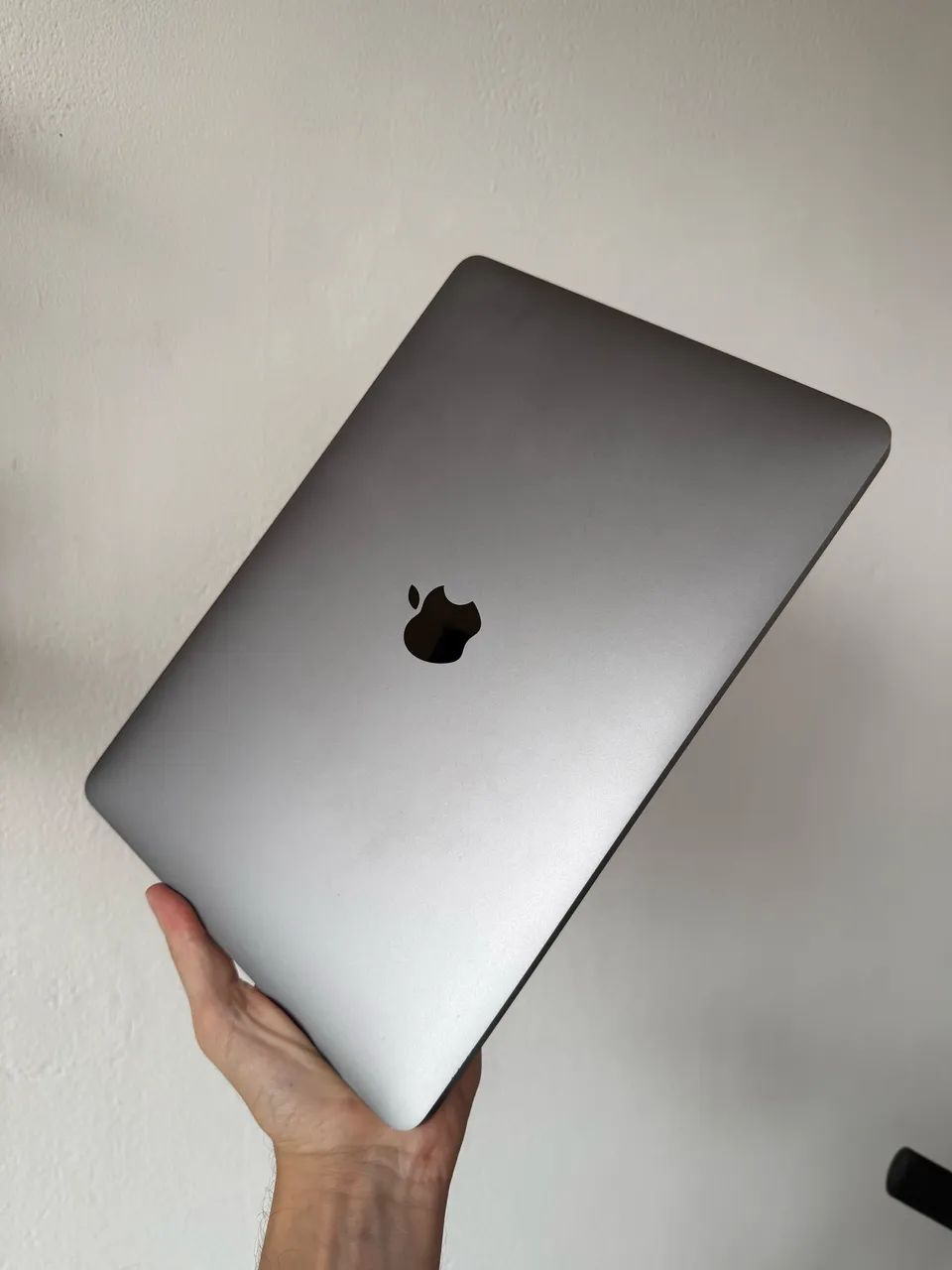 MacBook Air M1 2020 - 8GB RAM - 256GB SSD - Cinza Espacial