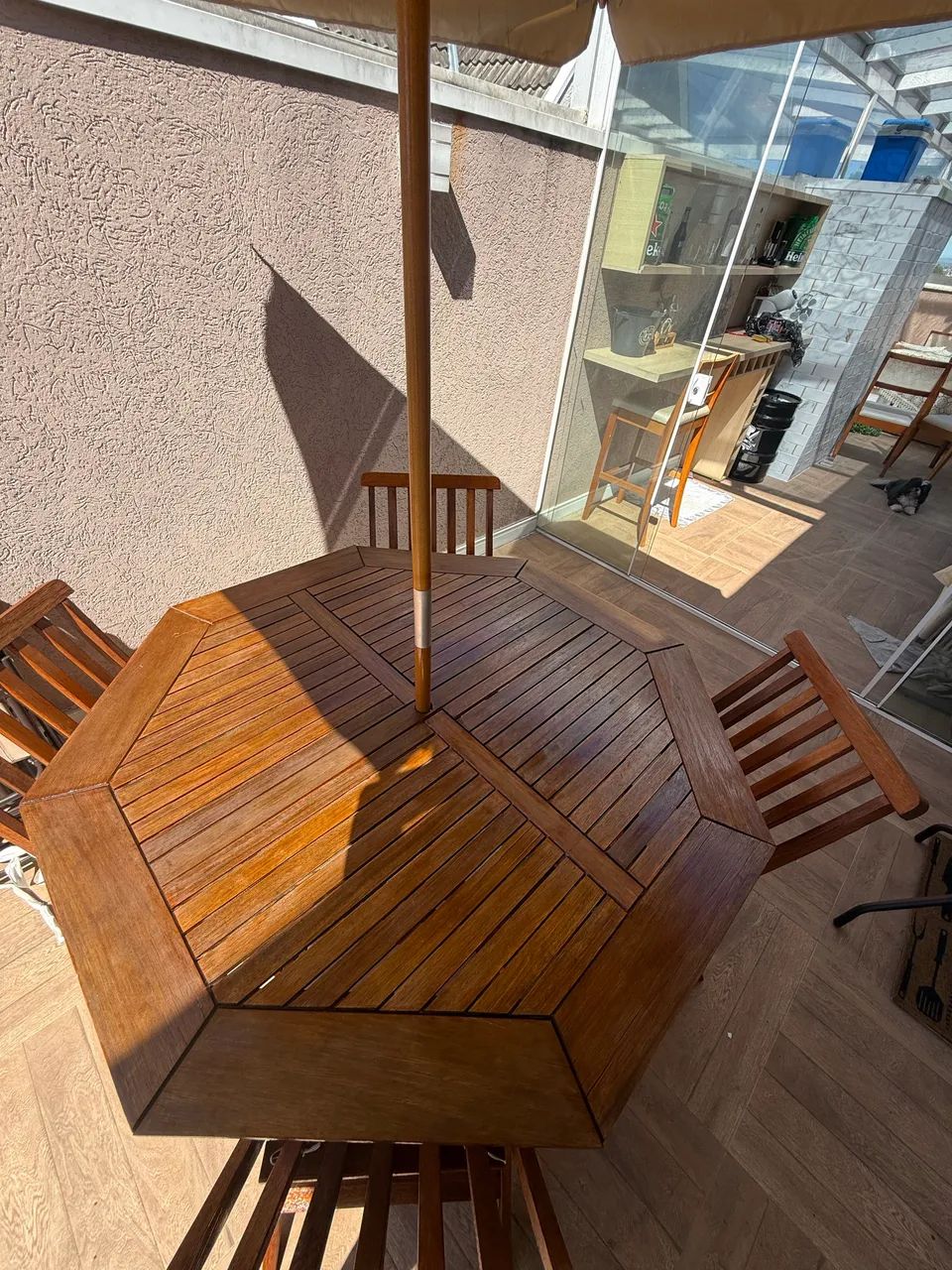 Mesa oitavada com 4 cadeiras dobrável  - Foto 3