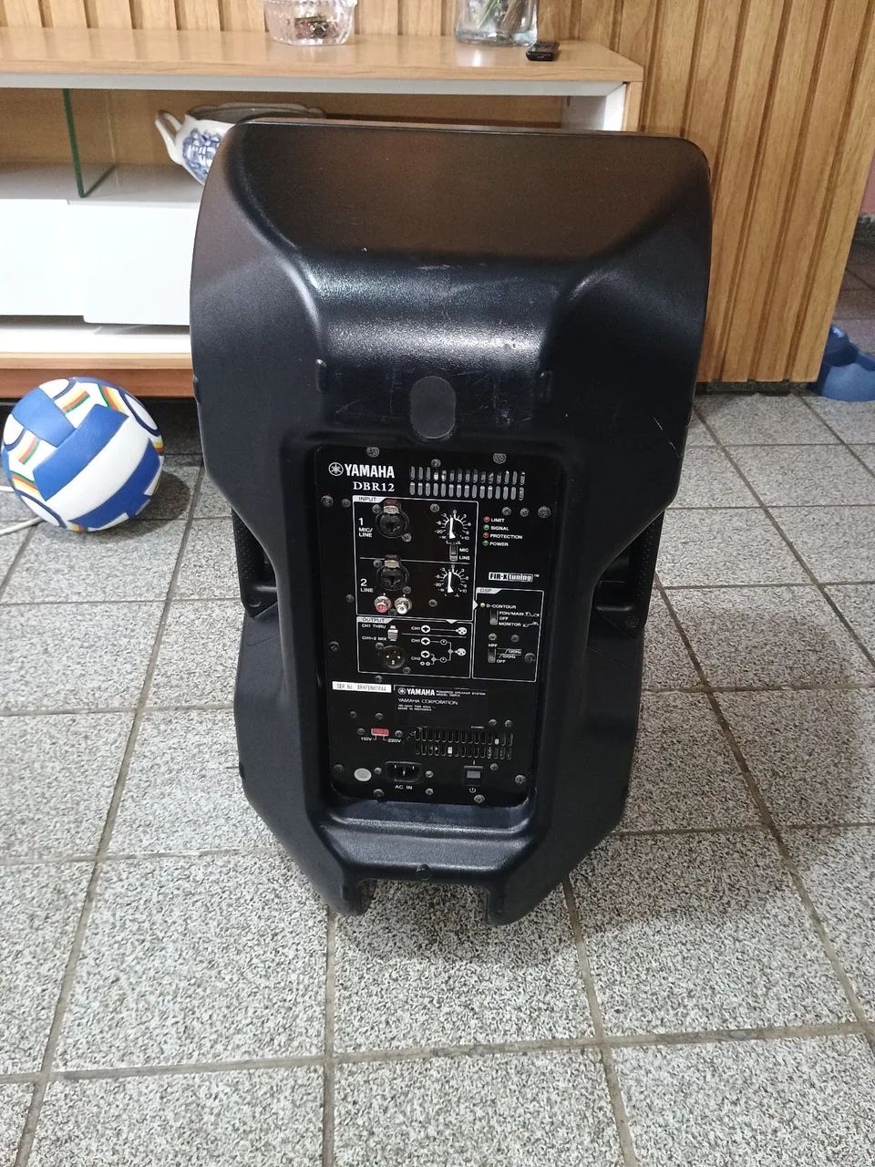 Caixa de som Yamaha DBR12  - Foto 4