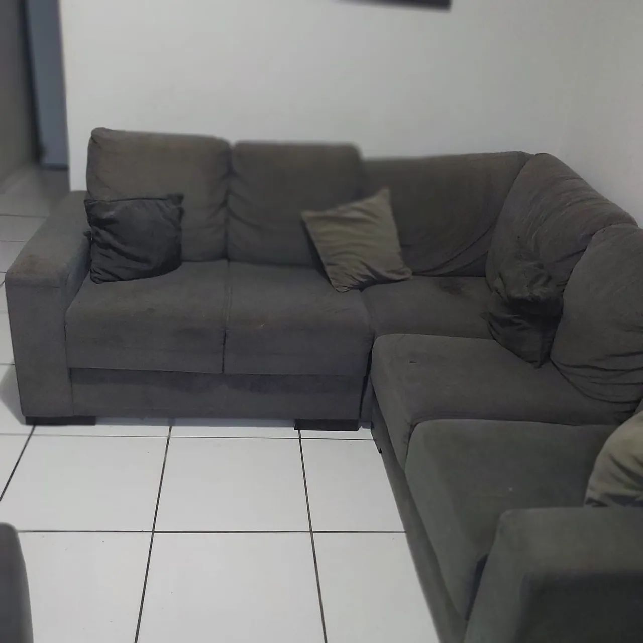 Sofá 2.0x2.0 metros cinza. - Foto 5