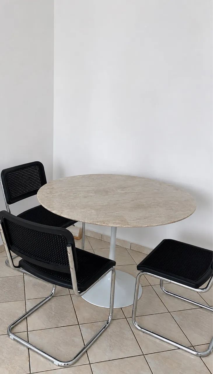 Mesa de Jantar Redonda c/ 3 Cadeiras 