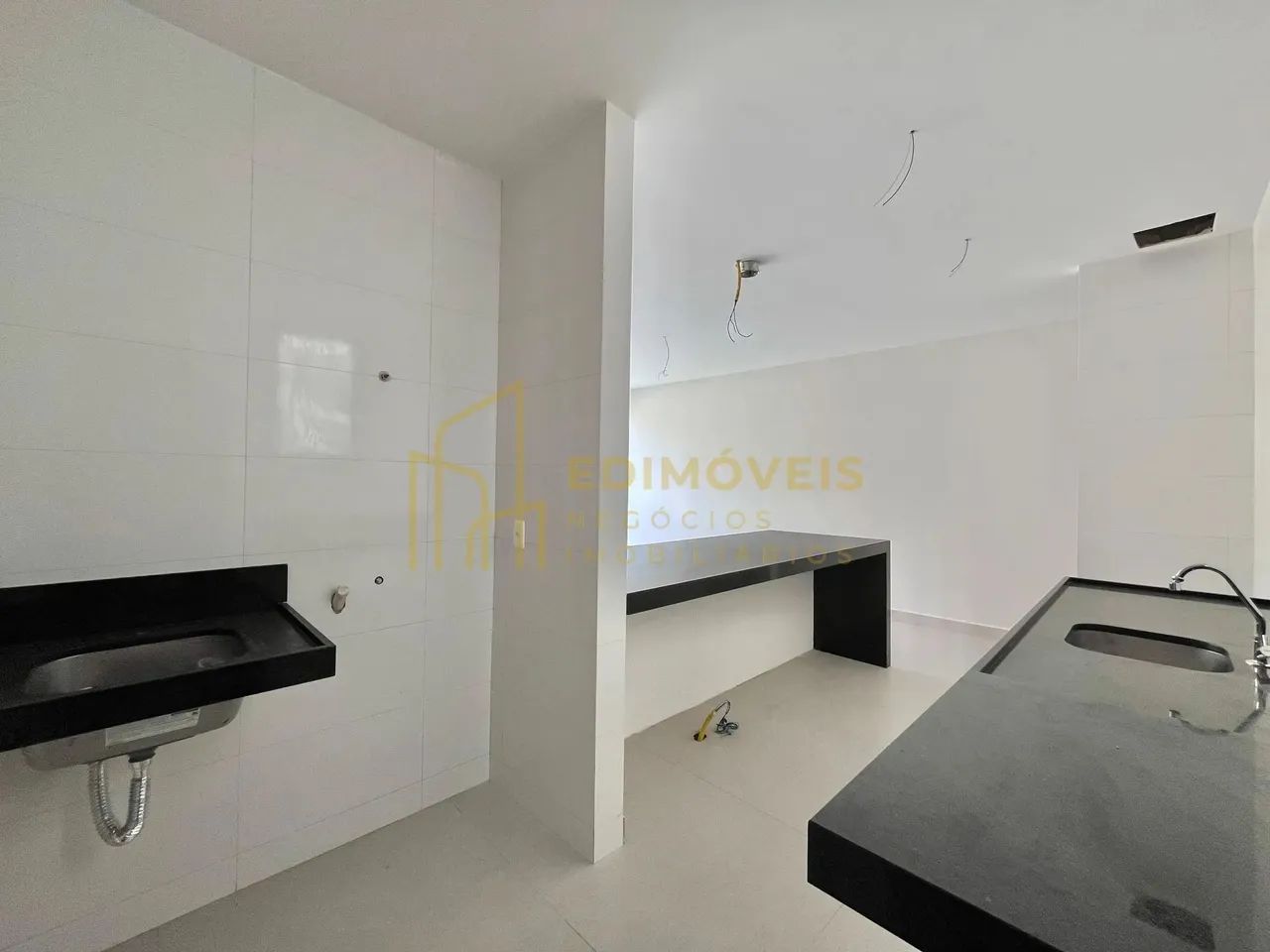 Venha Conhecer: Casa com Varanda e Closet em Morada de Laranjeiras! - Foto 10