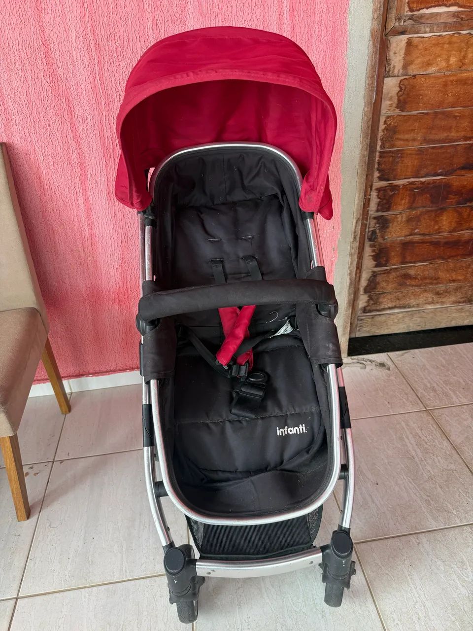 Carrinho de bebê com bebê conforto  - Foto 5
