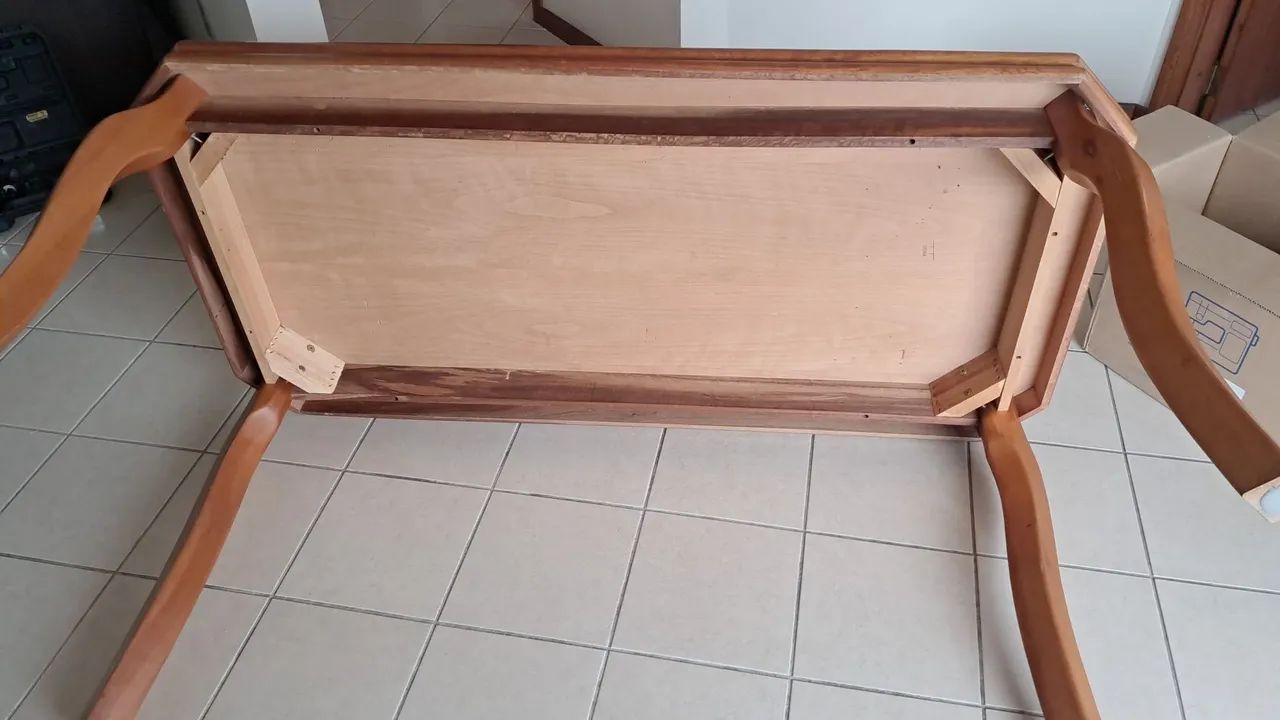 Mesa com 6 cadeiras 100% madeira maciça  - Foto 4