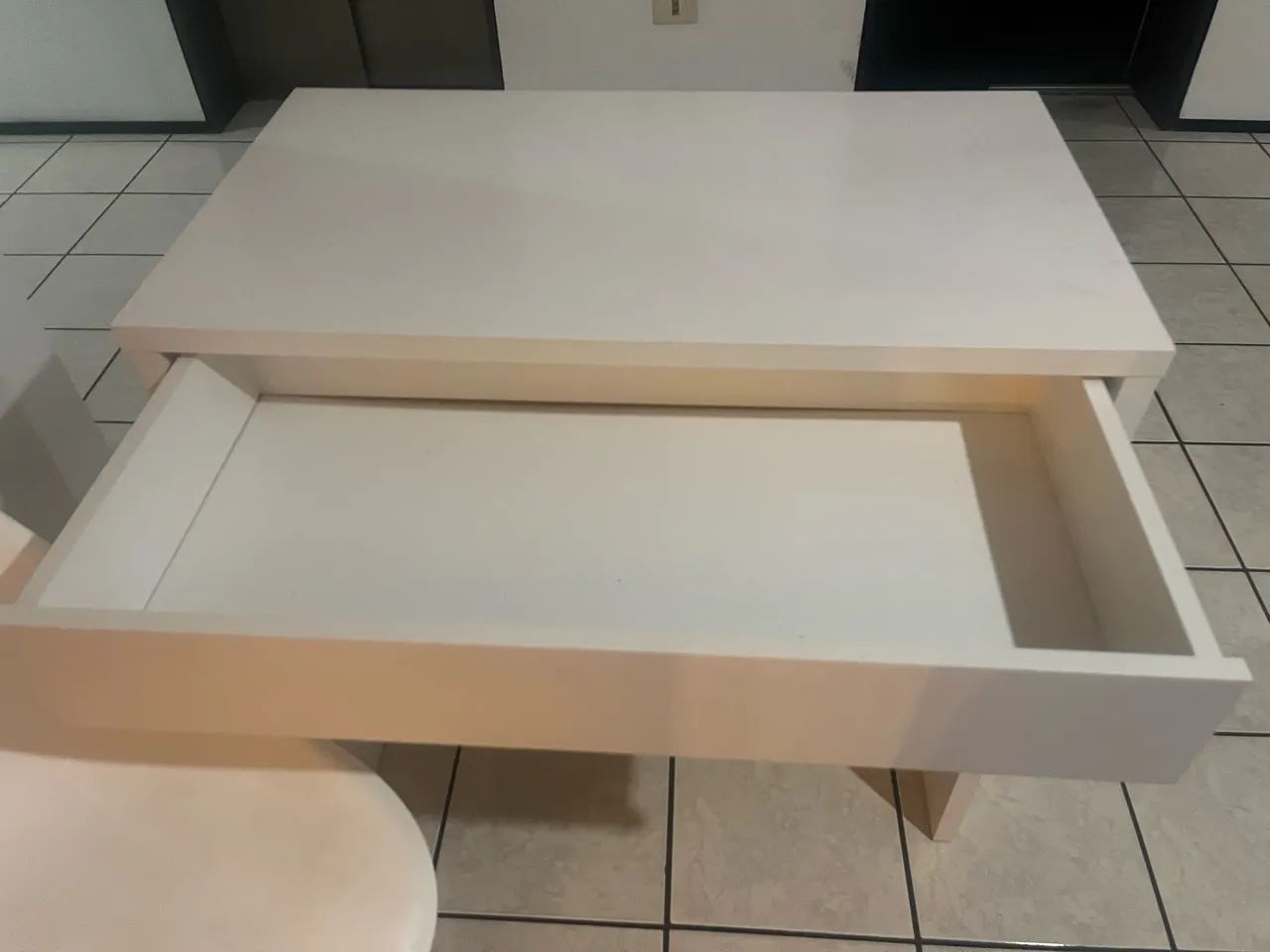 Escrivaninha com cadeira  - Foto 4