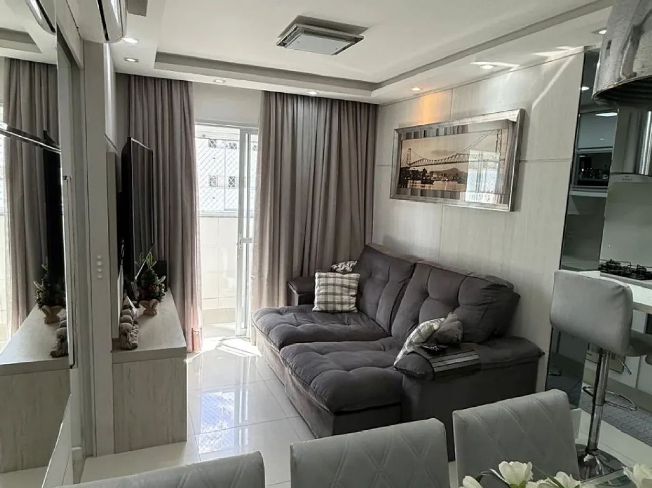 Apartamento 3 dormitórios mobiliado em São José