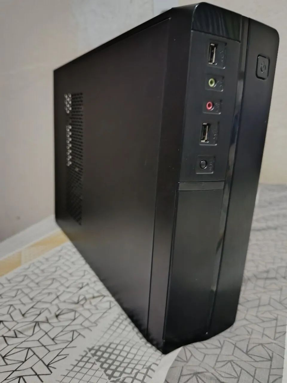 Mini Pc / computador, sem armazenamento incluído.