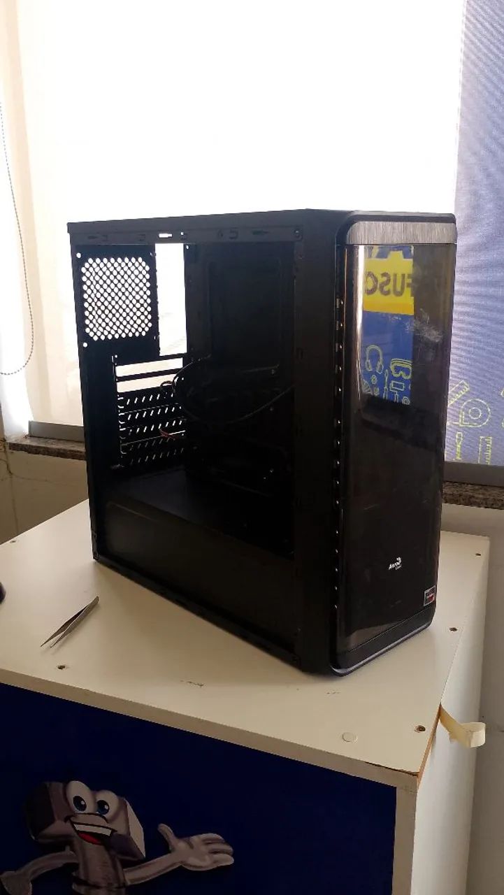 Gabinete gamer barato ( RETIRADA )