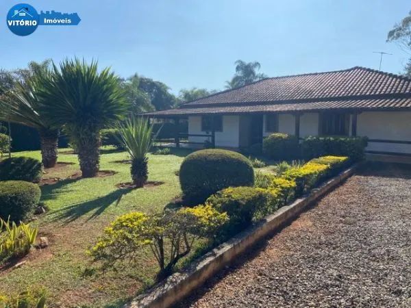 Casa estilo Colonial á venda em Mairinque !