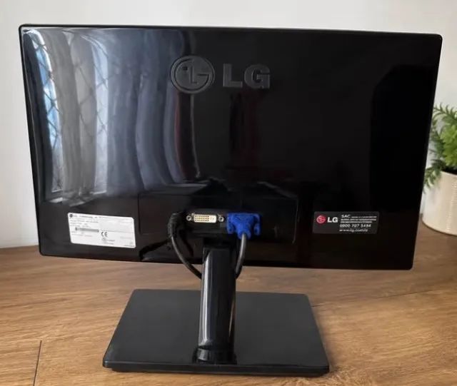 Monitor LG - Flatron E1950T *Pra vender rápido* - Foto 2