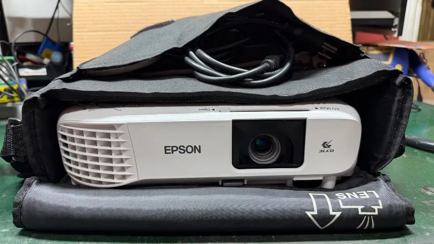 Projetor Epson PowerLite E20 - Foto 5