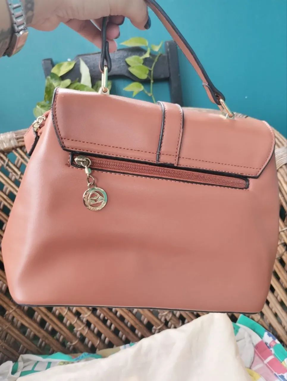 Bolsa feminina estilo executiva média  - Foto 3