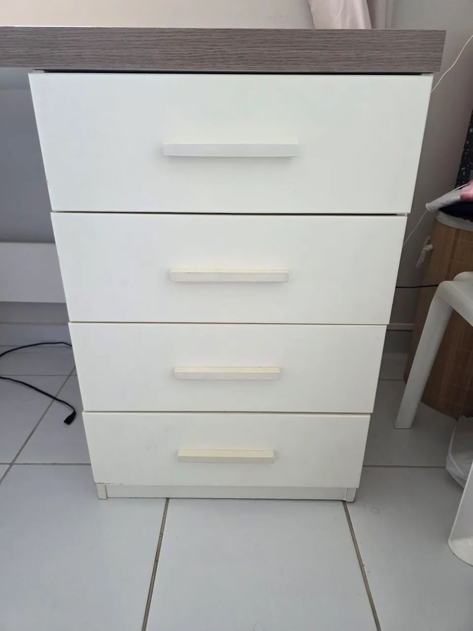 Escrivaninha com 4 gavetas - Foto 3