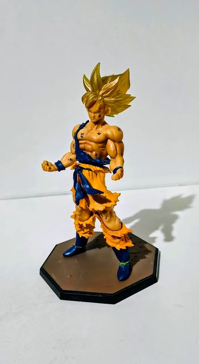 Goku Super Sayajin Saga freeza
