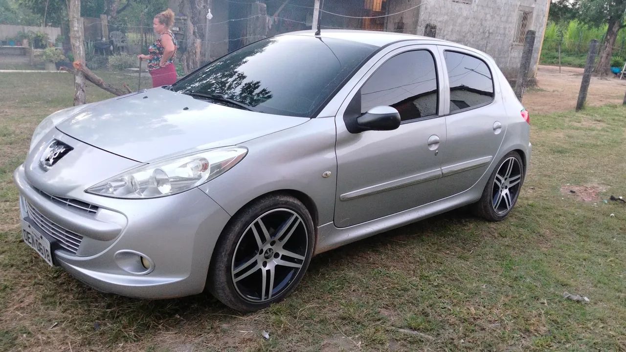 Peugeot 207 207 XR Sport 1.4 Flex 8V 5p 2012